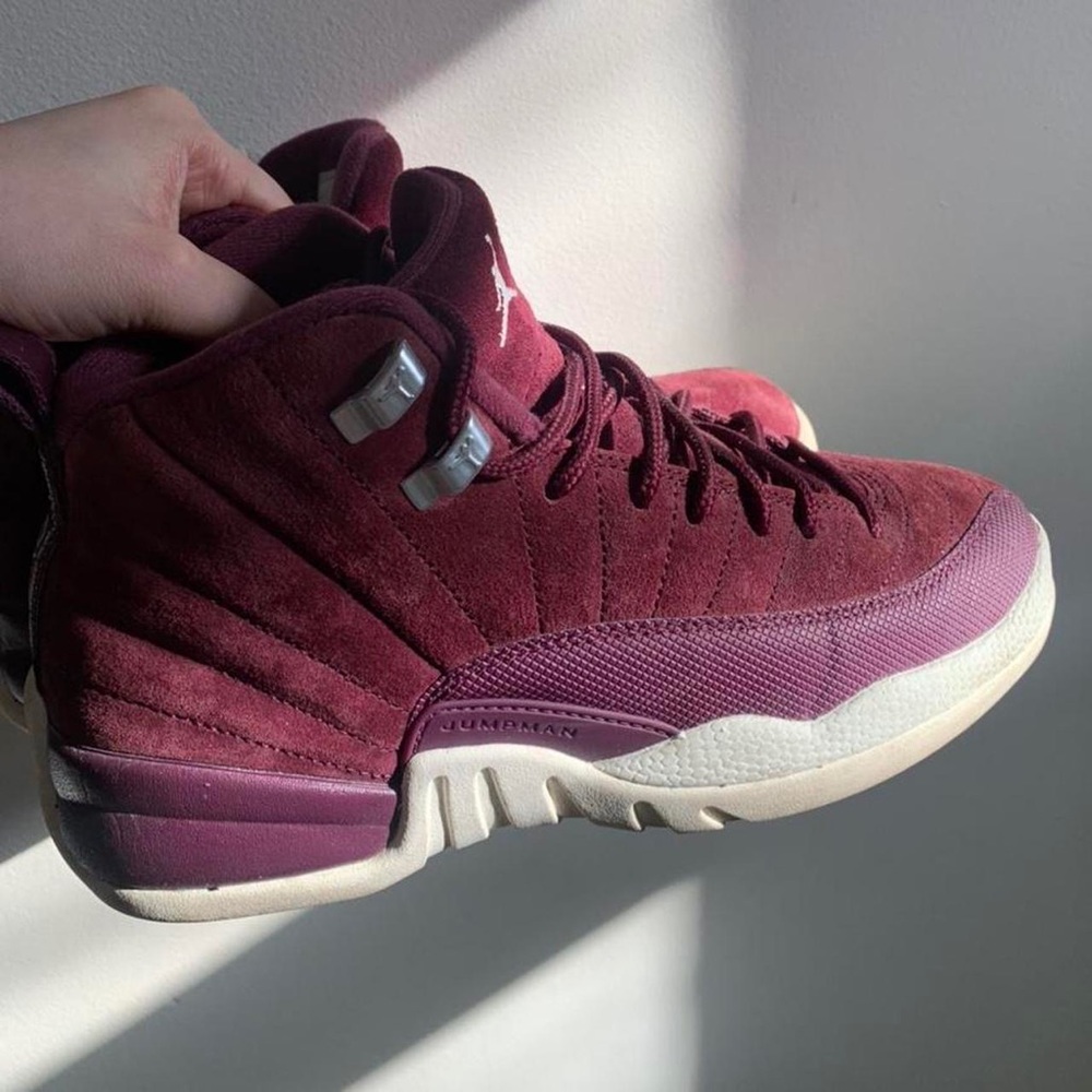 Authentic Air Jordan 12 in Bordeaux